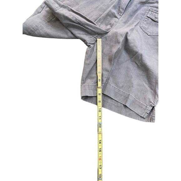 J Jill Gray High Rise Button Flat Front Cargo Shorts Size 8 - Picture 2 of 4
